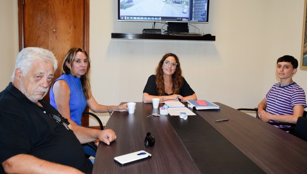 La Presidenta de Puerto Quequén, Lic. Jimena López, recibió                                                                 a la Directora de Gestión de Formación Laboral “Queremos ver cuales son las necesidades del sector portuario, para generar opciones